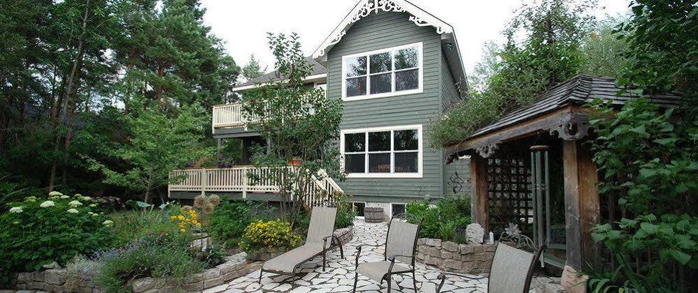 Craigleith Manor Bed & Breakfast Collingwood Exterior photo